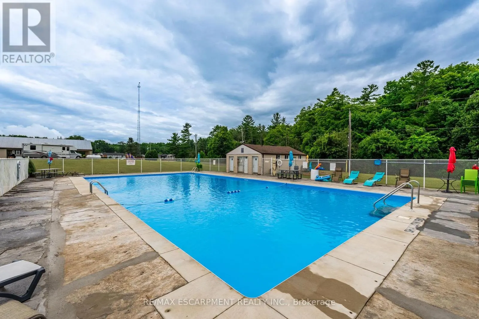 8 POPLAR - 4449 MILBUROUGH LINE