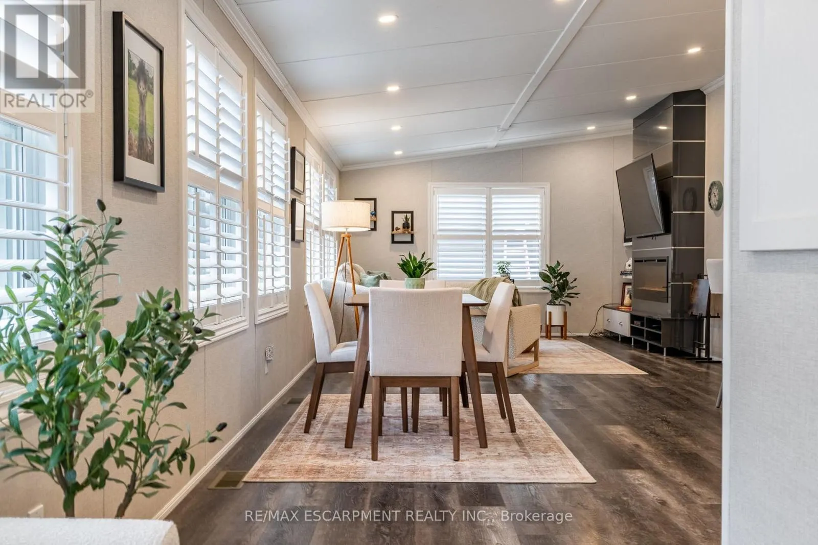 8 POPLAR - 4449 MILBUROUGH LINE