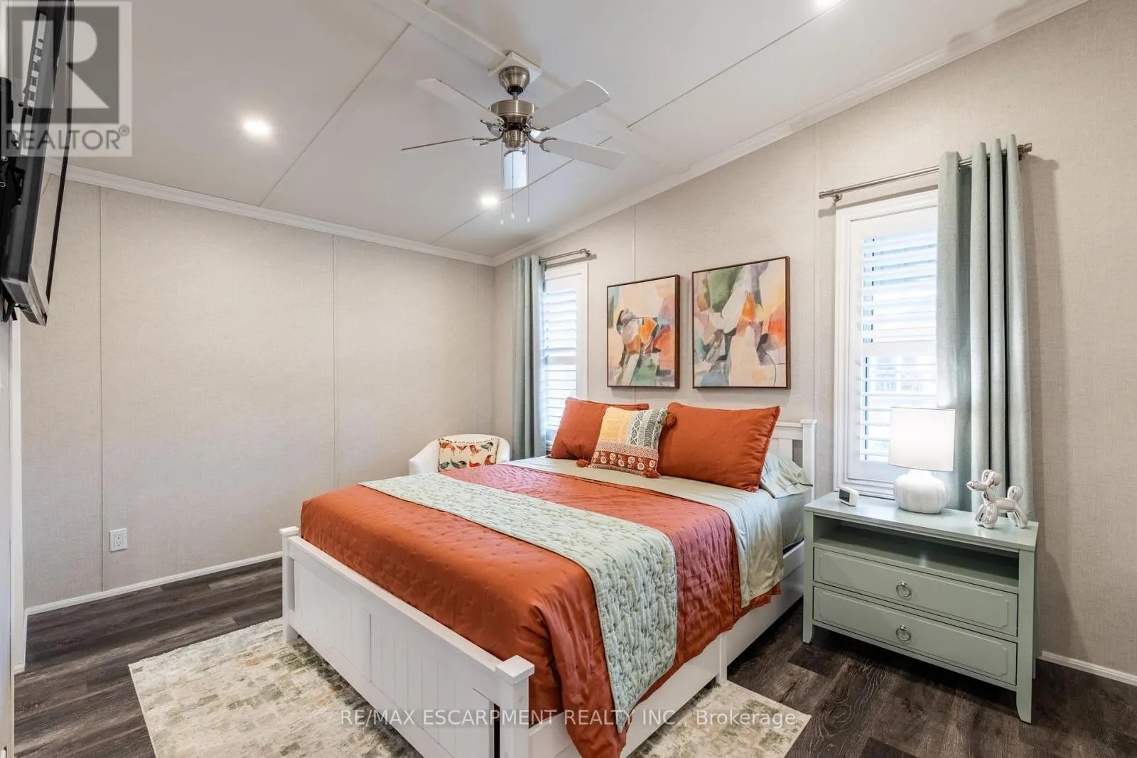 8 POPLAR - 4449 MILBUROUGH LINE