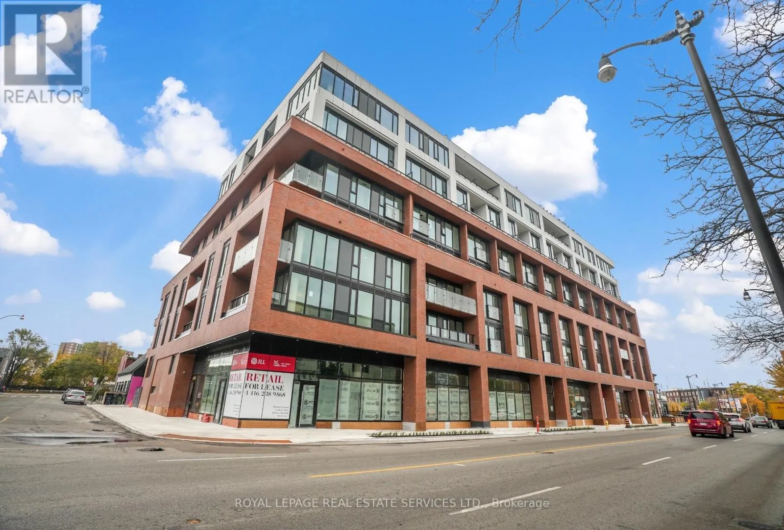 302 - 2720 DUNDAS STREET W