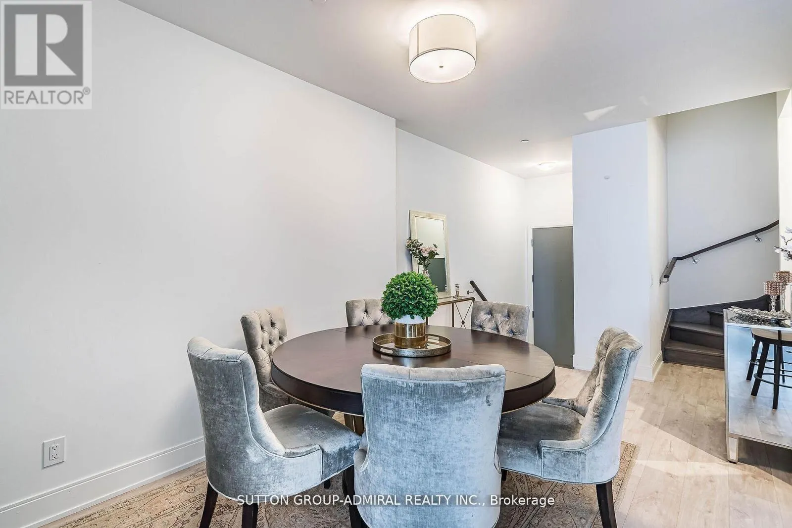 TH107 - 70 ANNIE CRAIG DRIVE