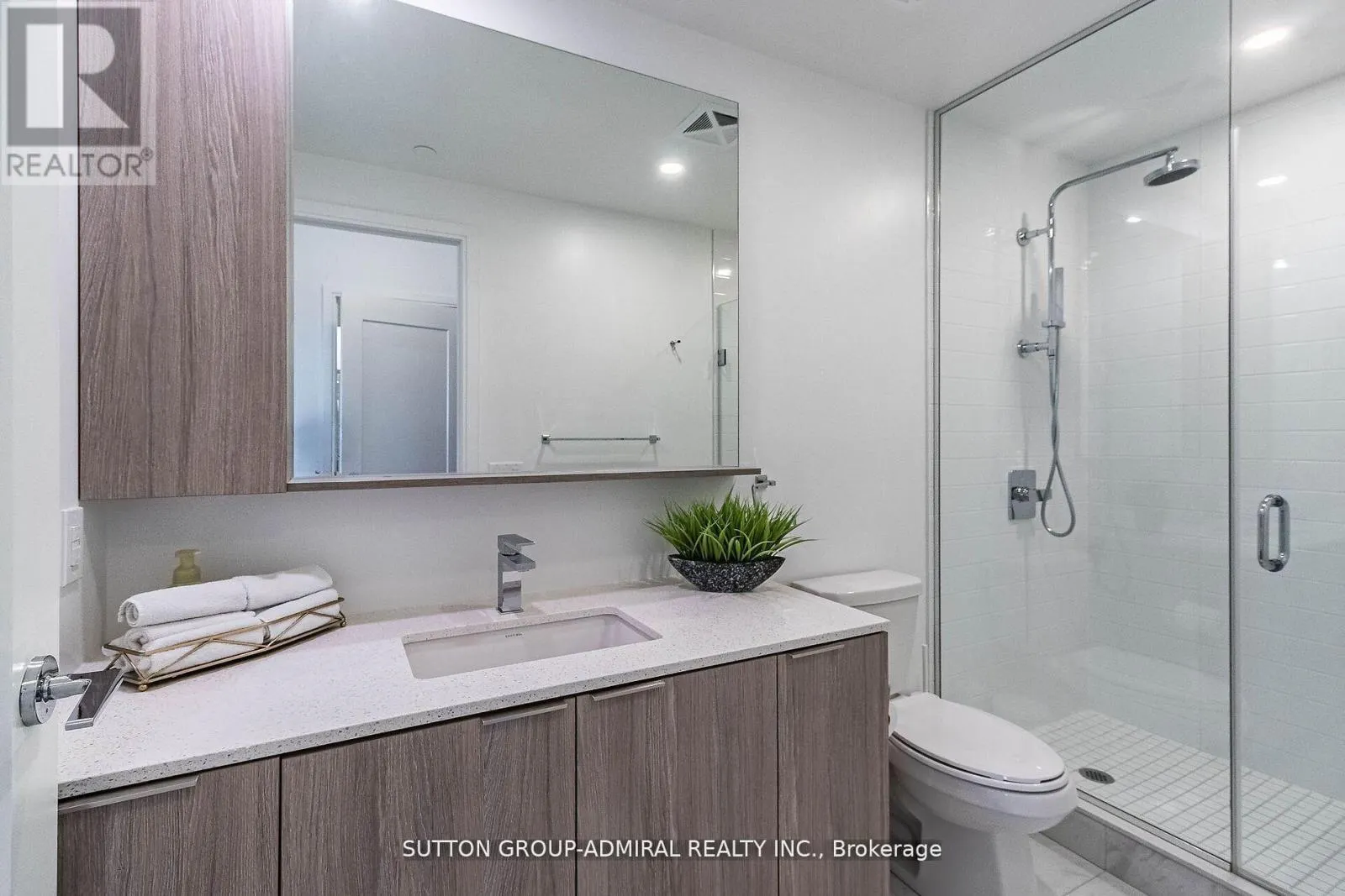 TH107 - 70 ANNIE CRAIG DRIVE