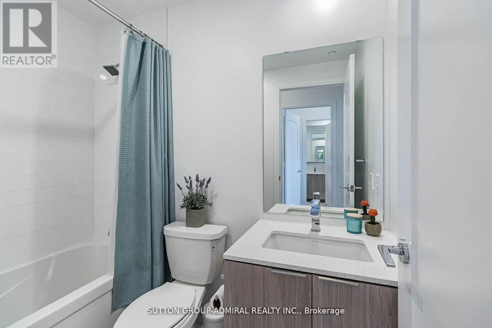 TH107 - 70 ANNIE CRAIG DRIVE
