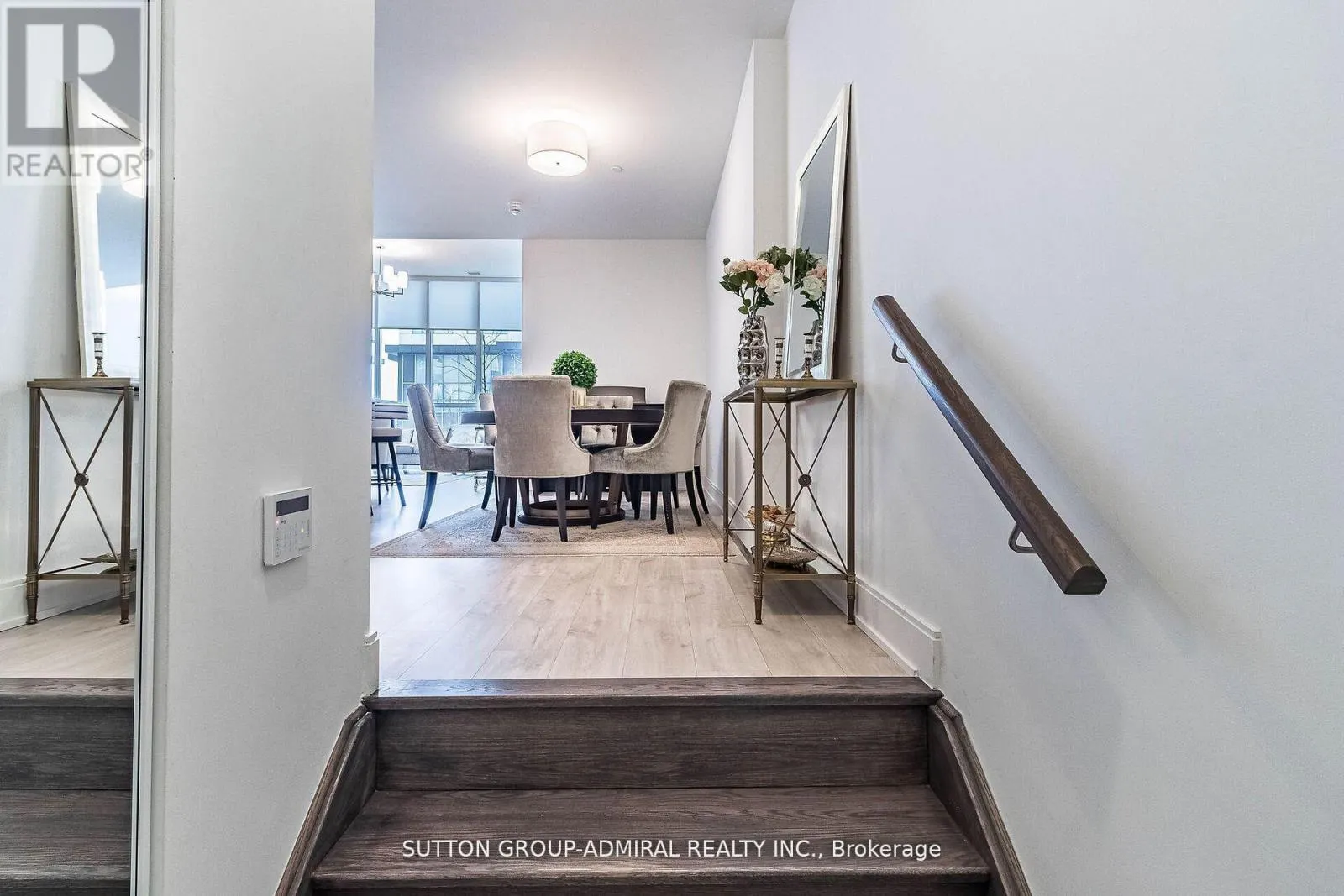 TH107 - 70 ANNIE CRAIG DRIVE
