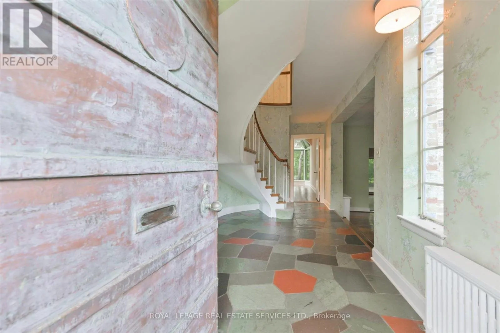 9 EDENBRIDGE DRIVE