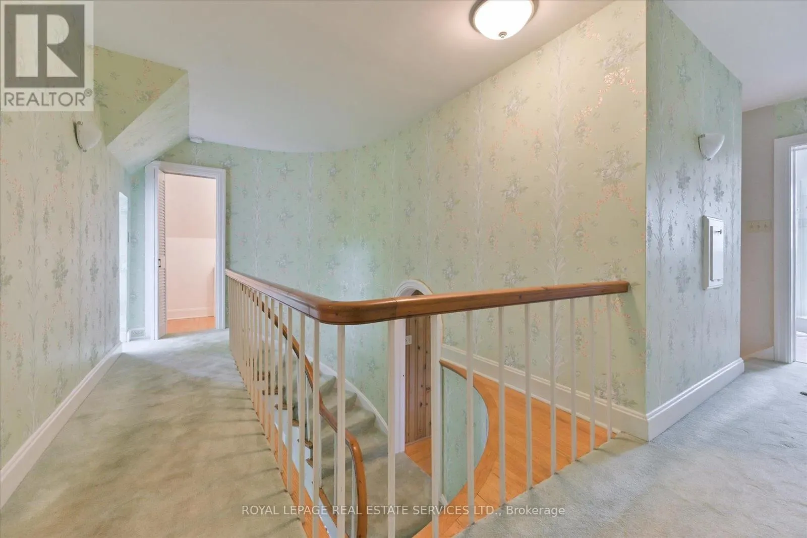 9 EDENBRIDGE DRIVE