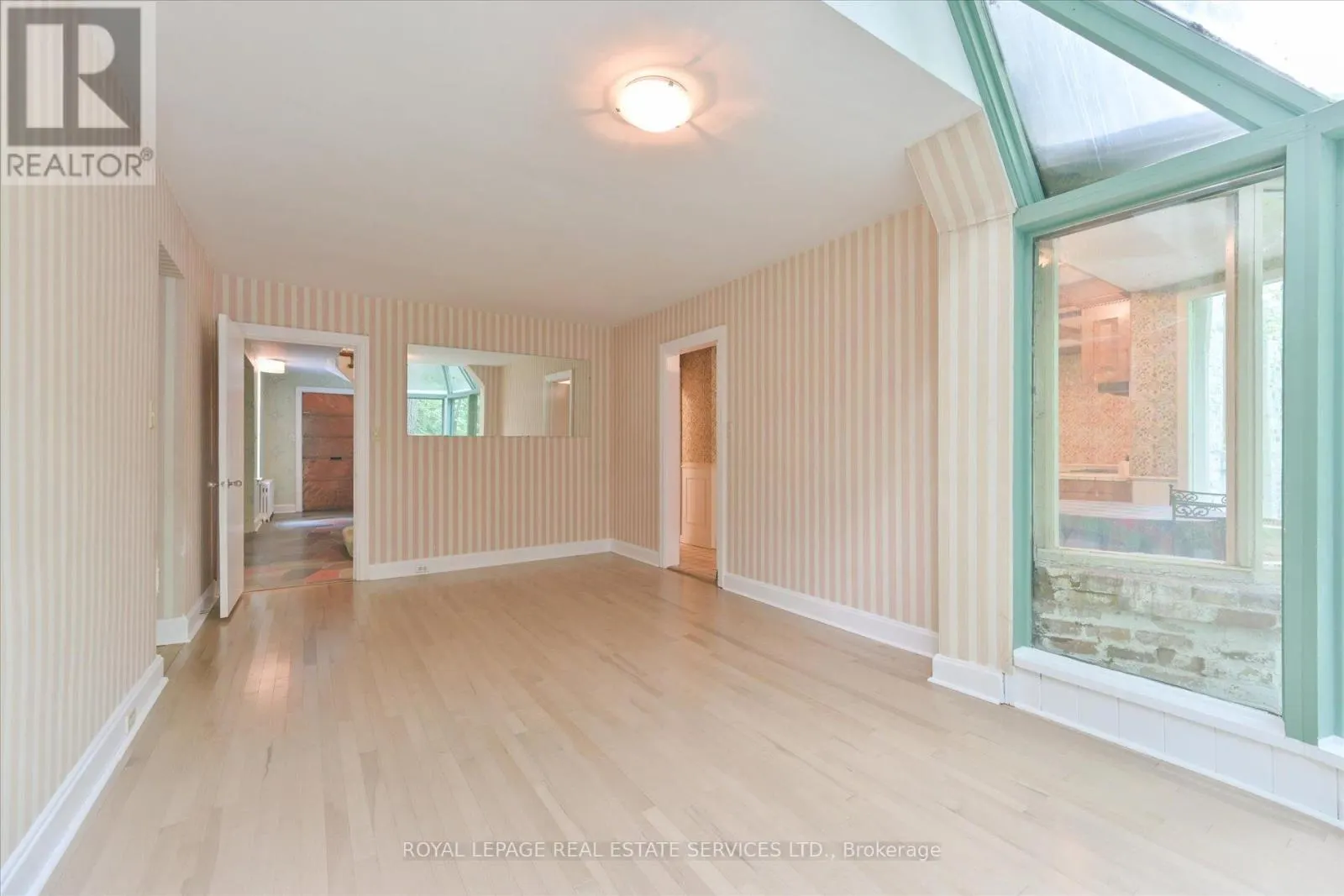 9 EDENBRIDGE DRIVE