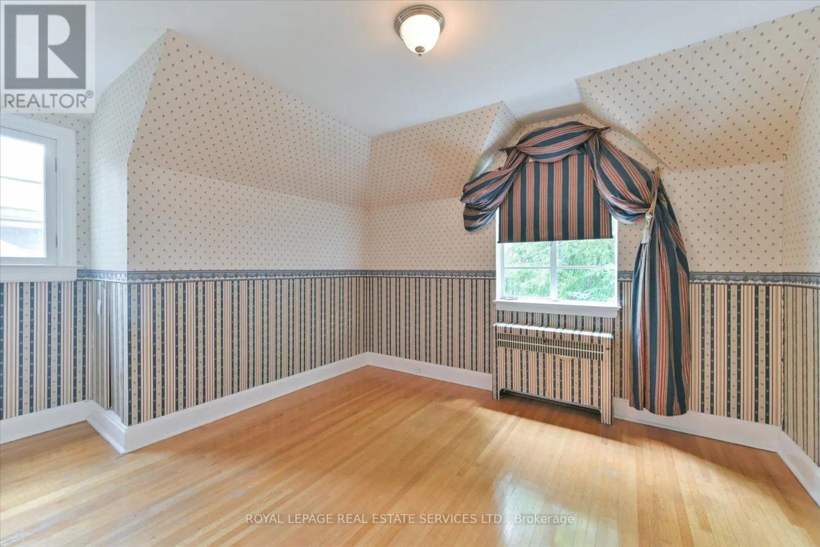 9 EDENBRIDGE DRIVE