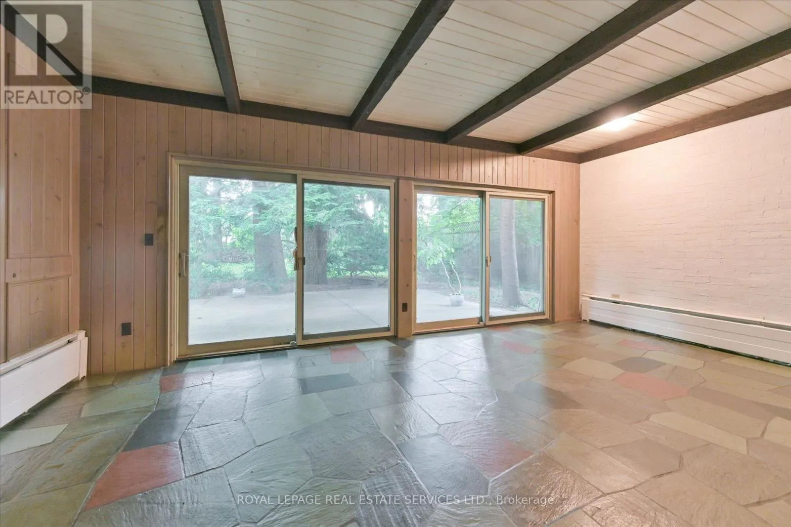 9 EDENBRIDGE DRIVE
