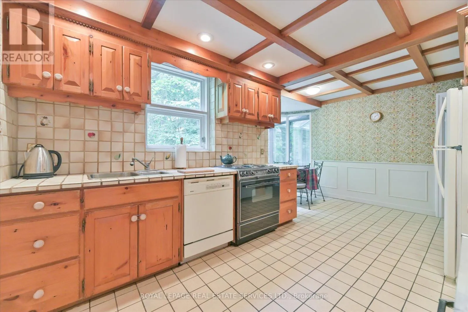 9 EDENBRIDGE DRIVE