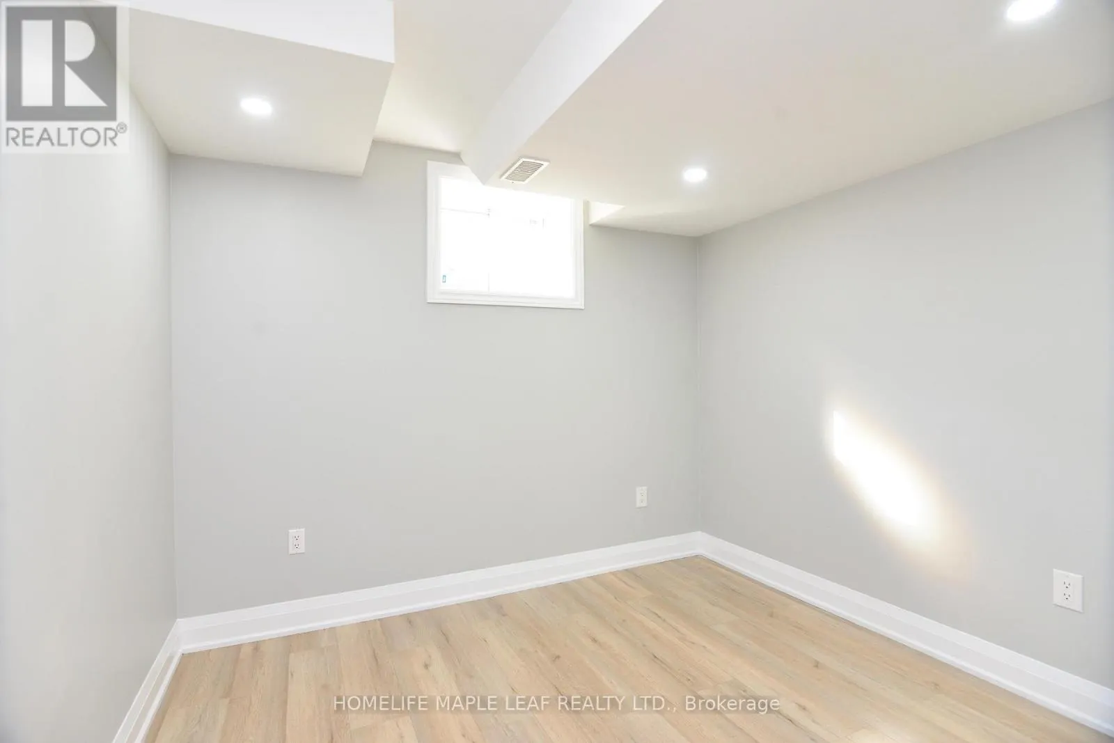 12 EBERLY WOODS DRIVE