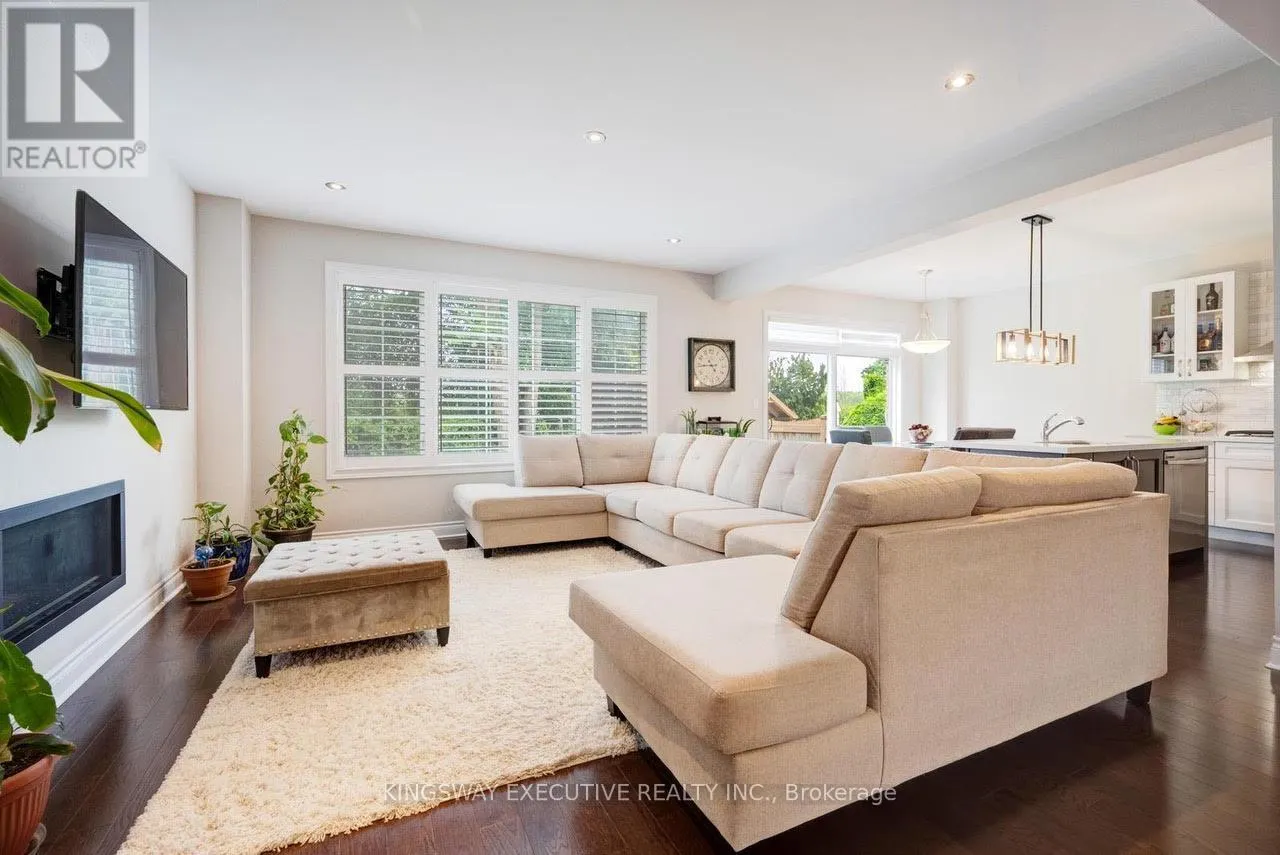 33 ASH HILL AVENUE