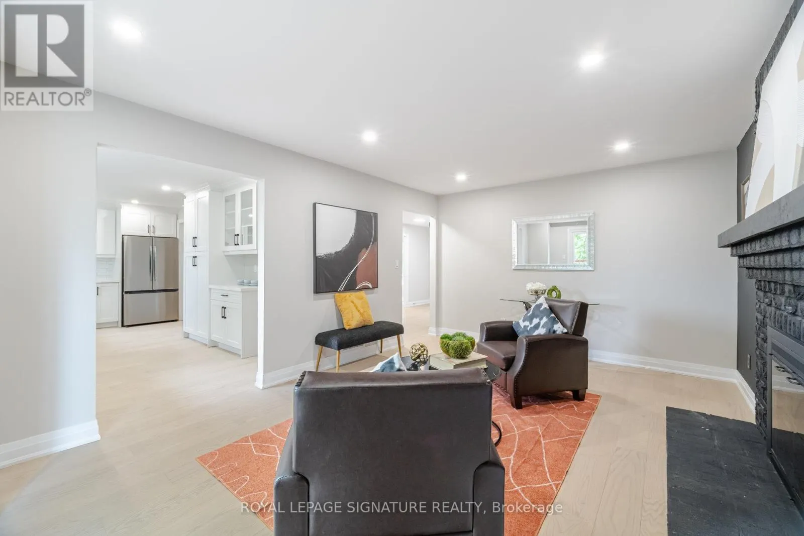 2392 ARNOLD CRESCENT
