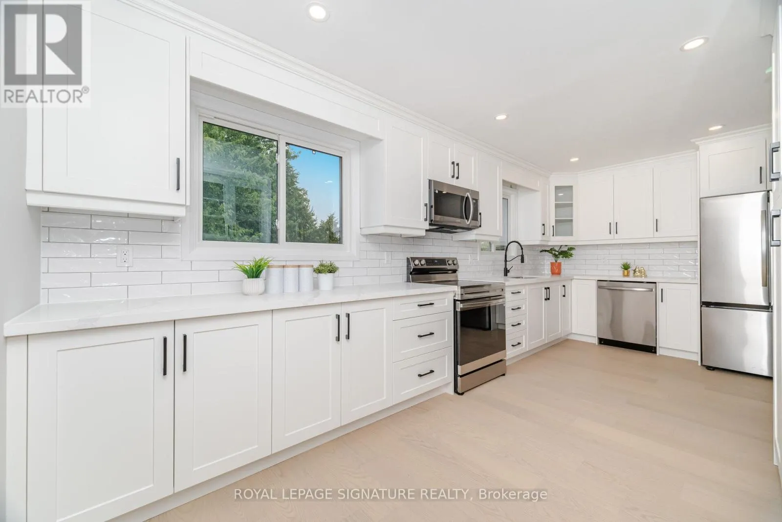 2392 ARNOLD CRESCENT