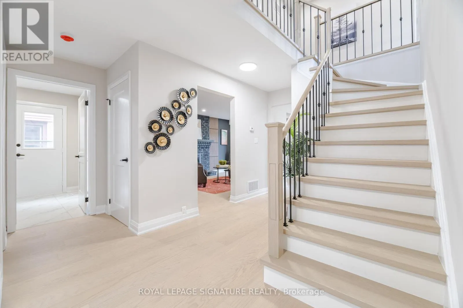 2392 ARNOLD CRESCENT