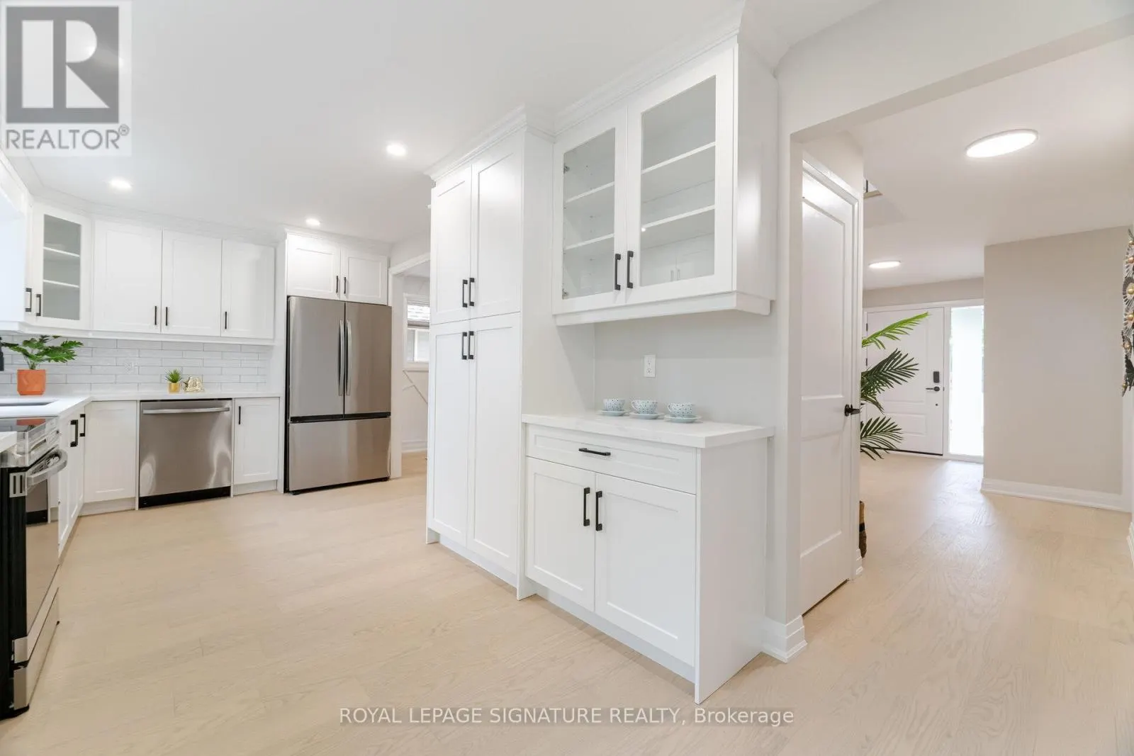 2392 ARNOLD CRESCENT