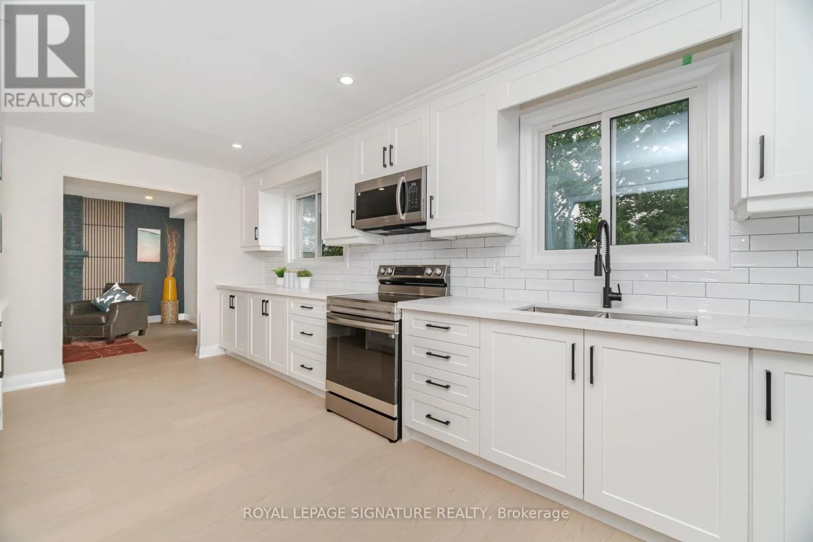 2392 ARNOLD CRESCENT