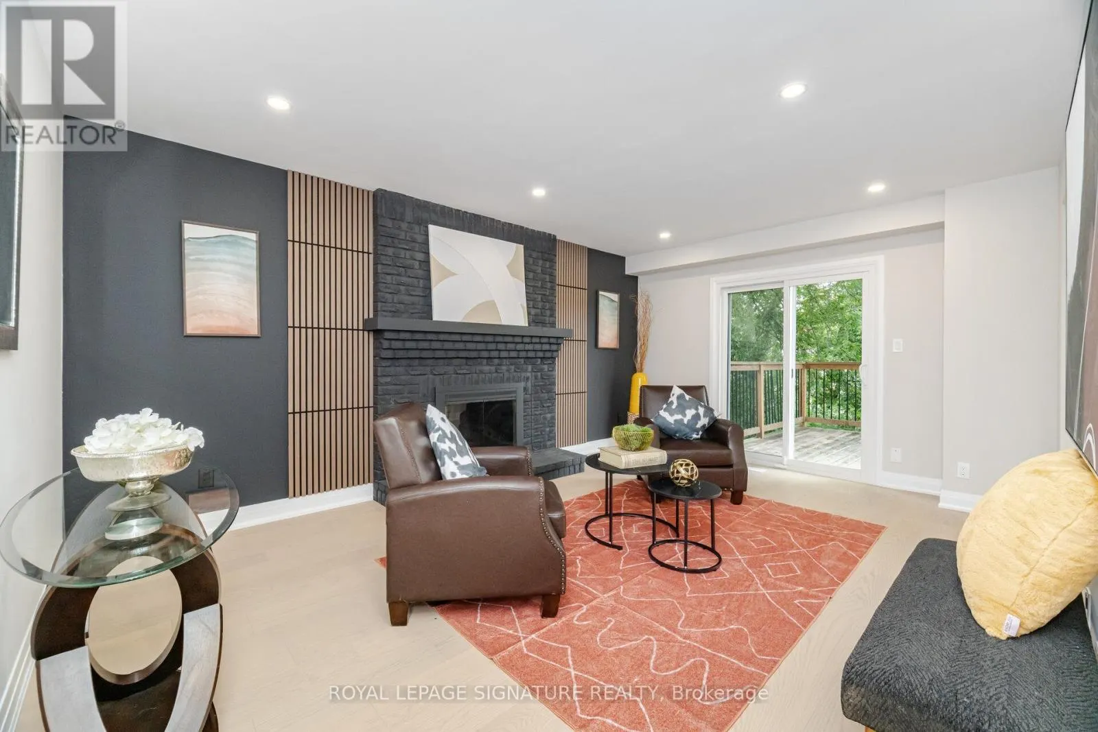 2392 ARNOLD CRESCENT