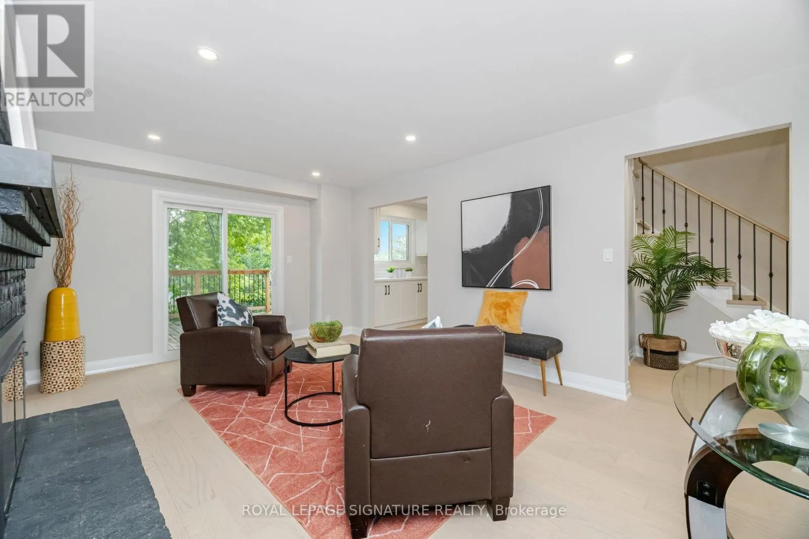 2392 ARNOLD CRESCENT