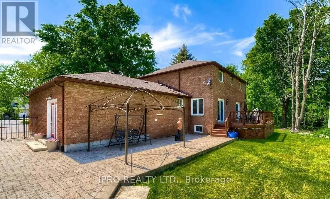 27 BRIARWOOD DRIVE