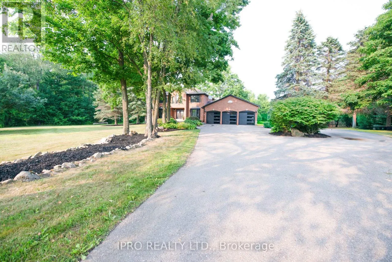 27 BRIARWOOD DRIVE