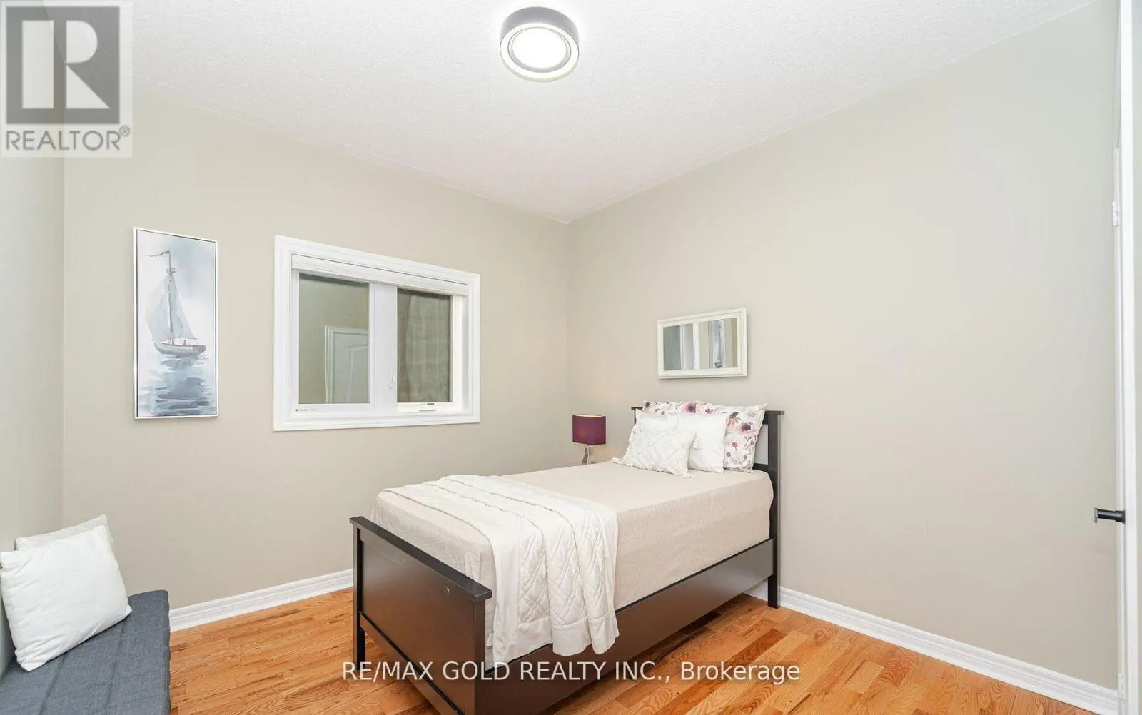 12 VISTA VIEW COURT