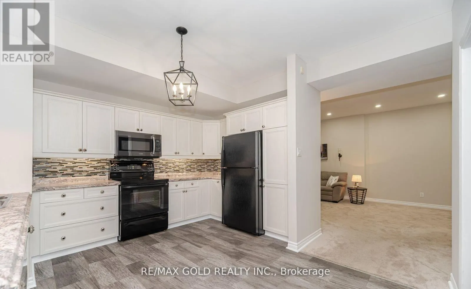 12 VISTA VIEW COURT