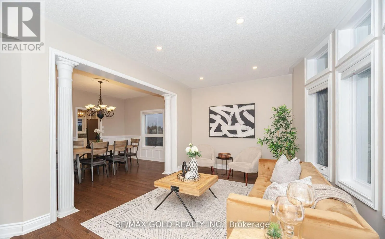 12 VISTA VIEW COURT