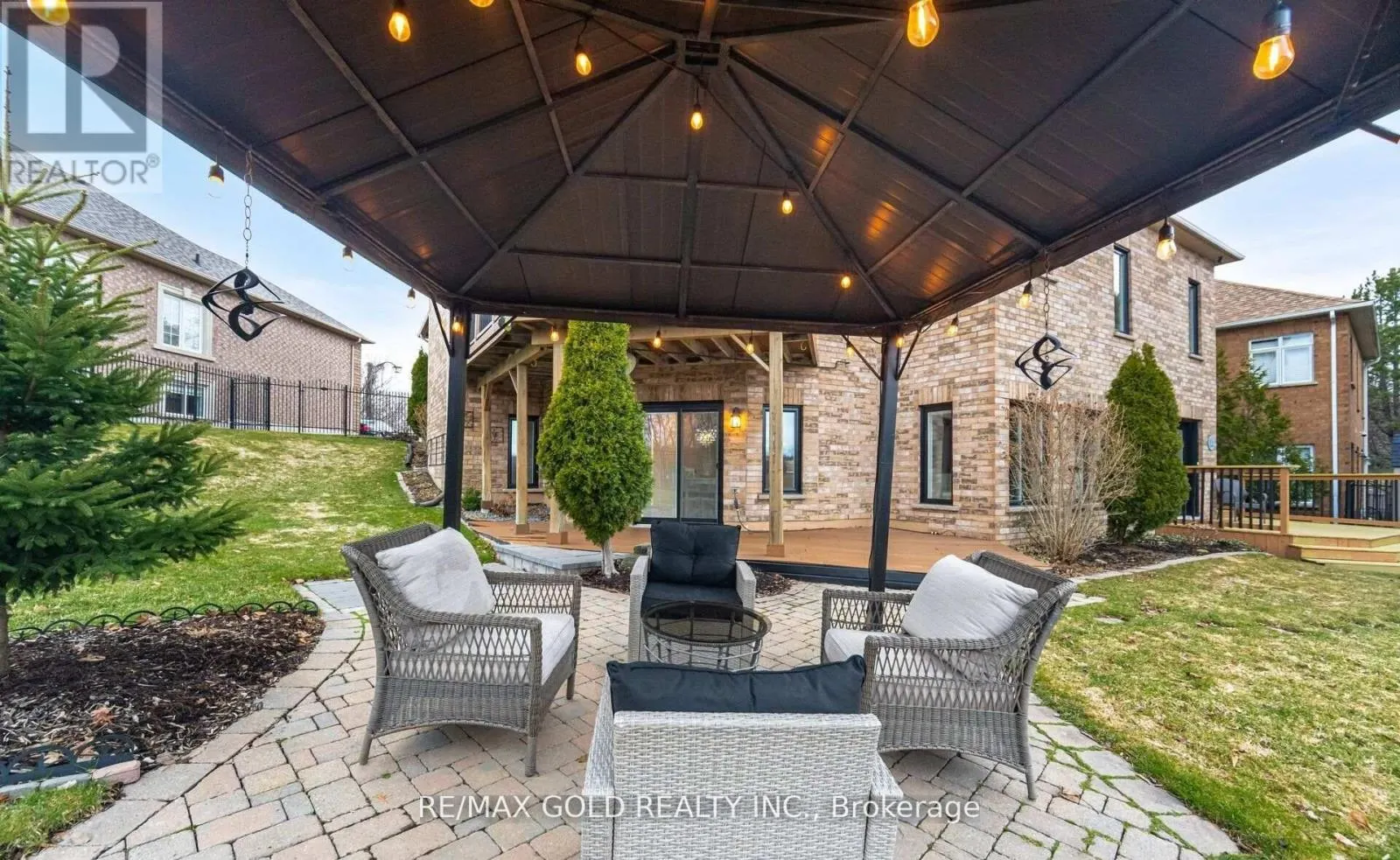 12 VISTA VIEW COURT