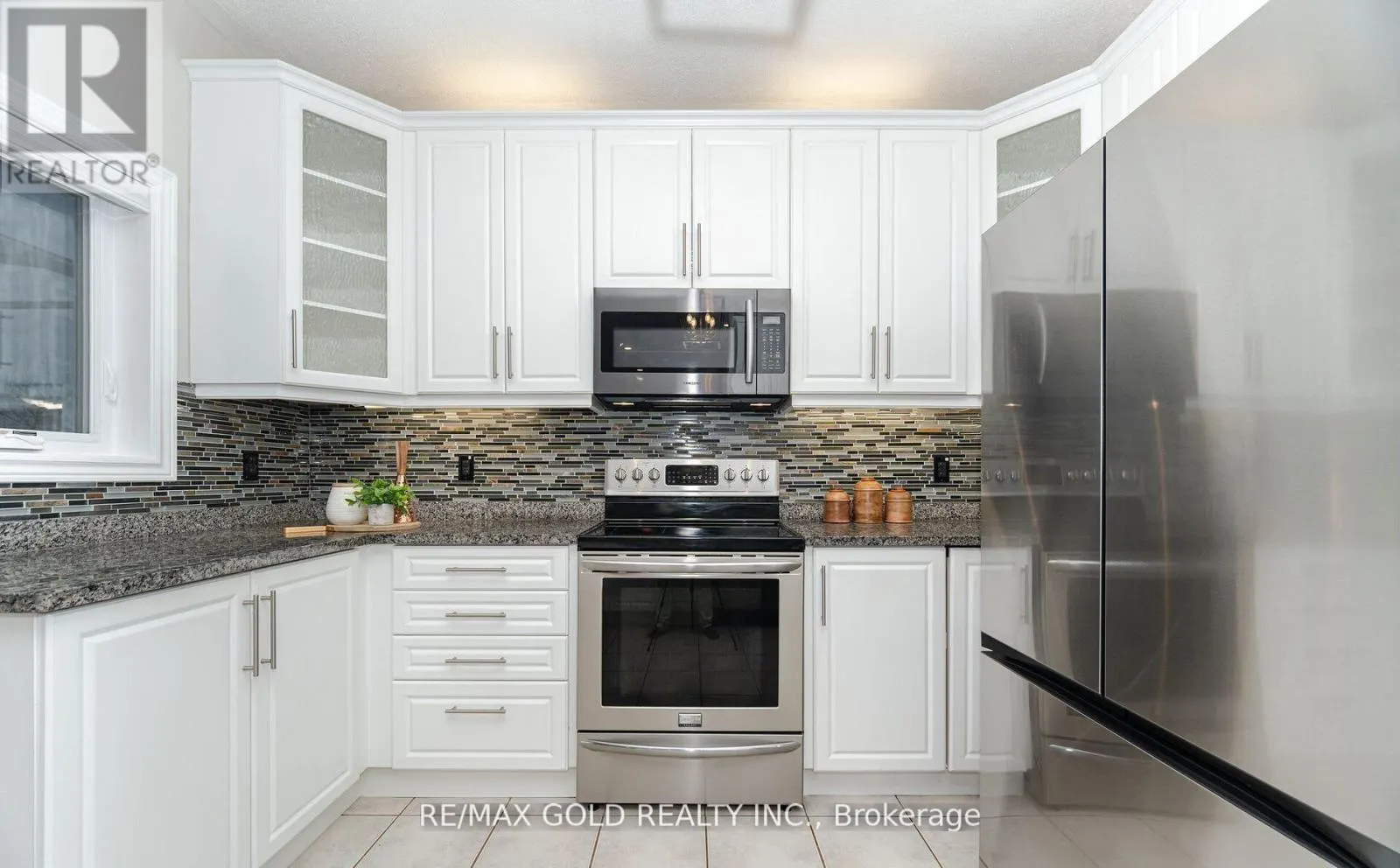 12 VISTA VIEW COURT