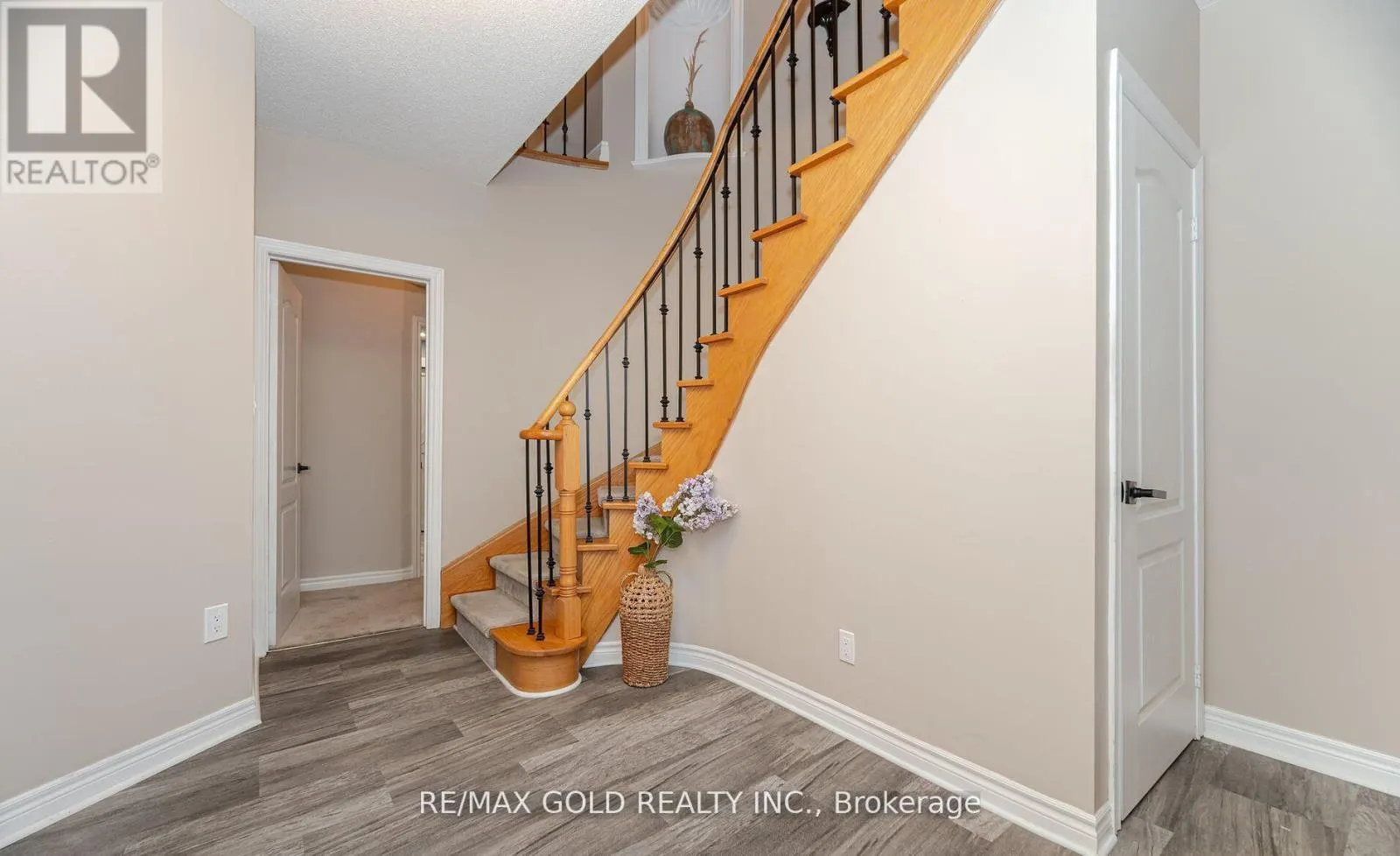 12 VISTA VIEW COURT