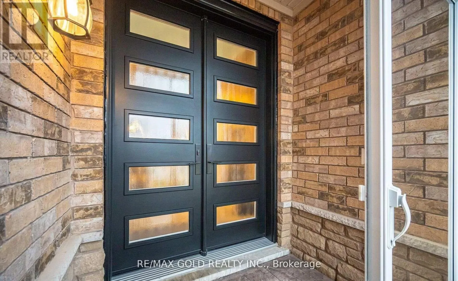 12 VISTA VIEW COURT