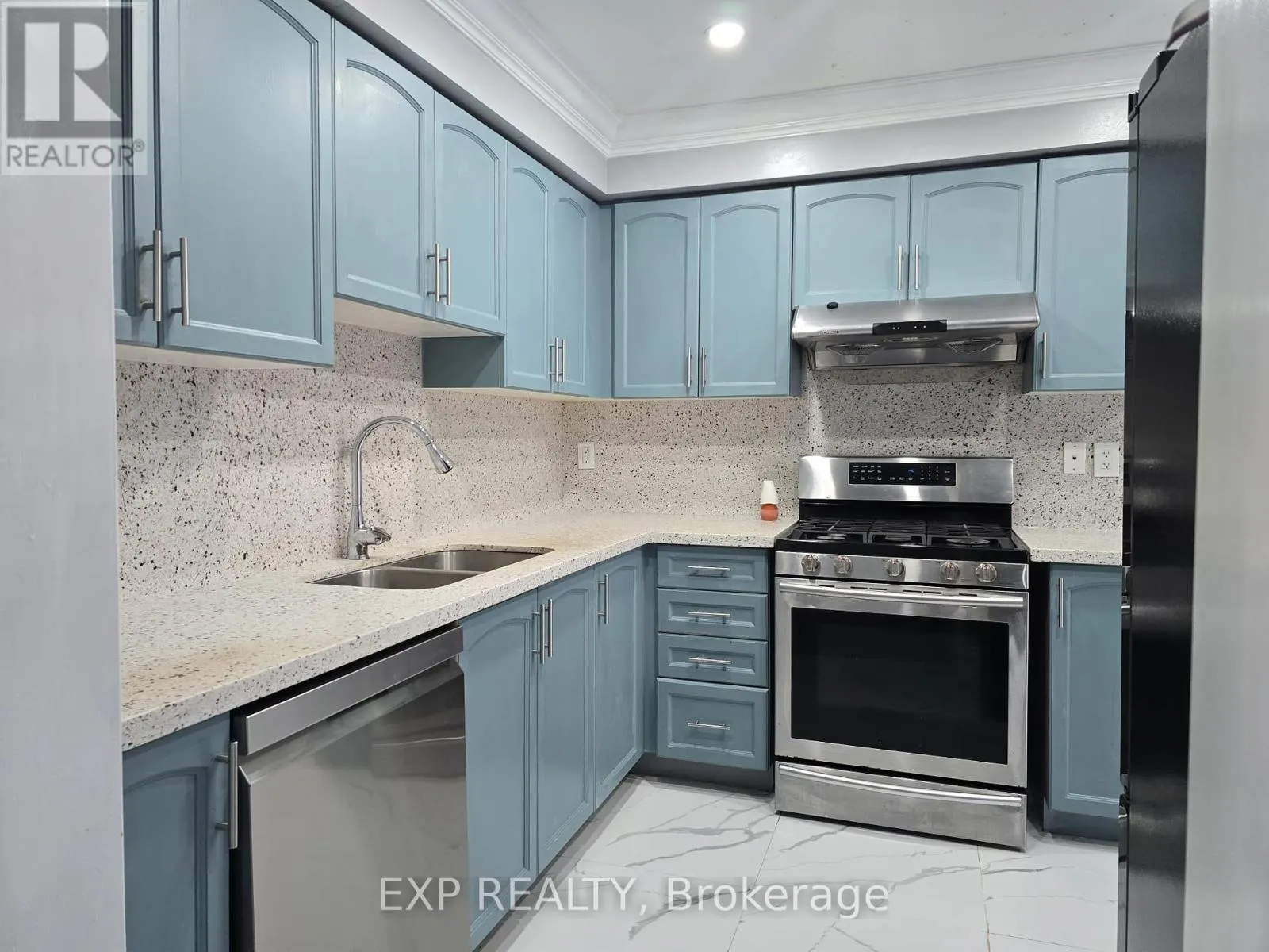 25 - 6399 SPINNAKER CIRCLE