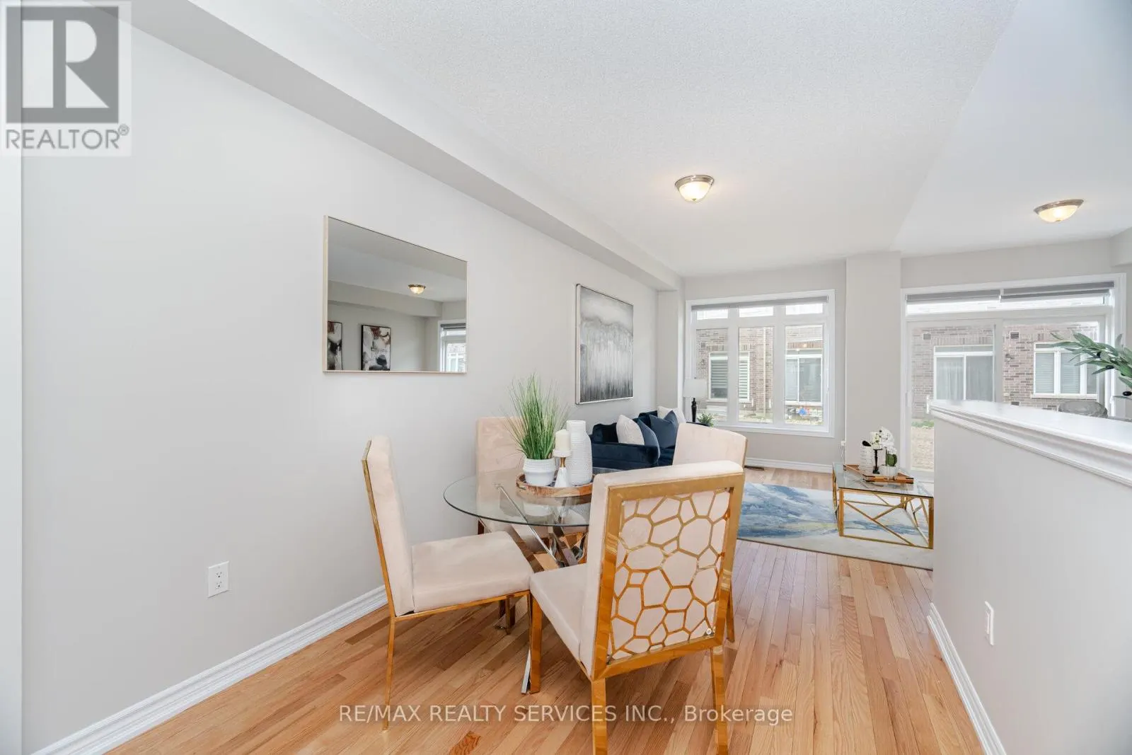 93 ROYAL FERN CRESCENT