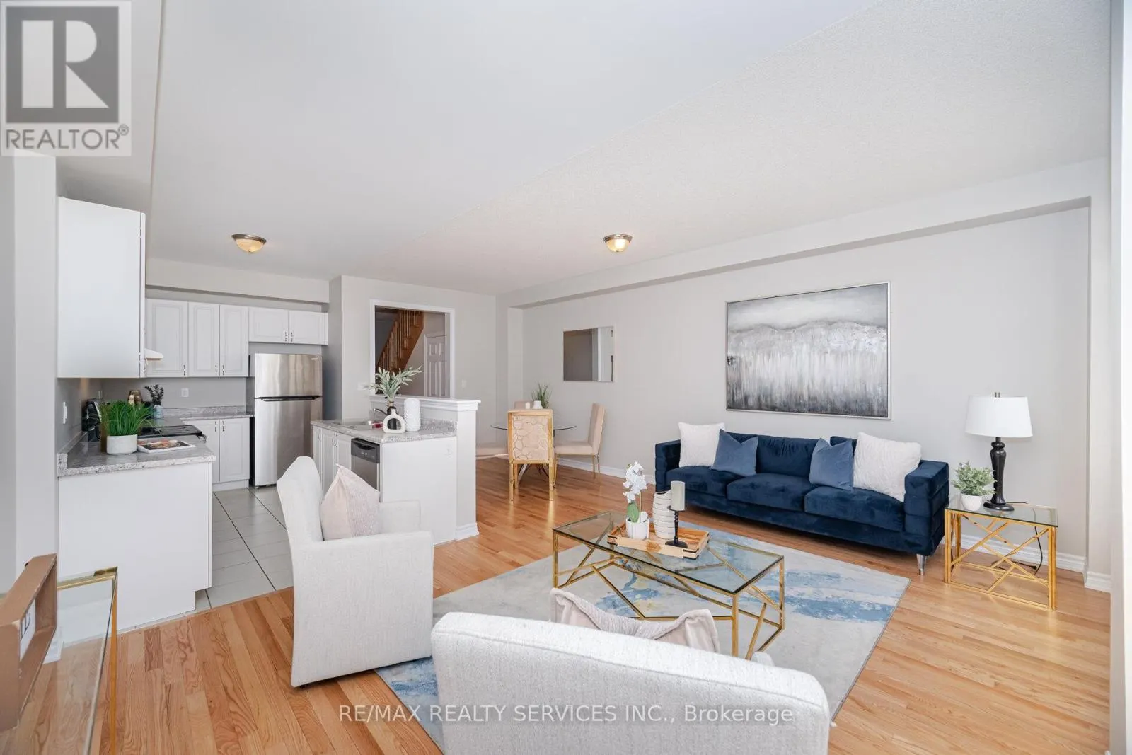 93 ROYAL FERN CRESCENT