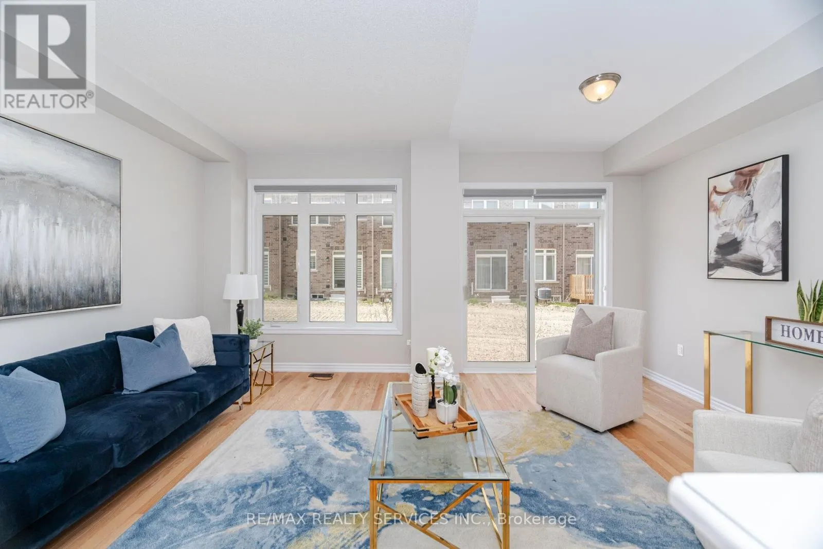 93 ROYAL FERN CRESCENT