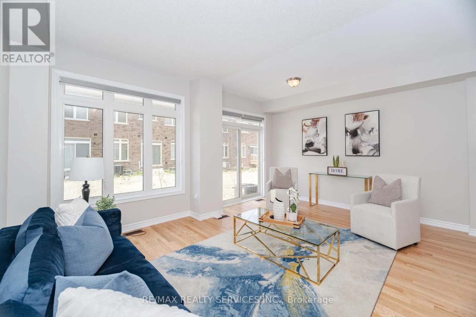 93 ROYAL FERN CRESCENT