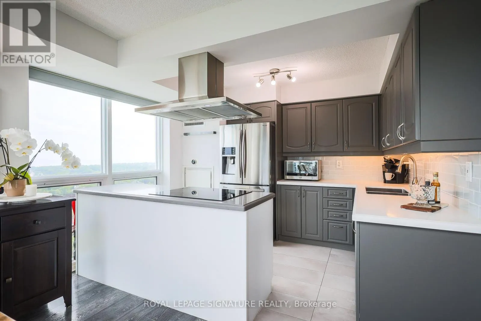 2304 - 155 LEGION ROAD N