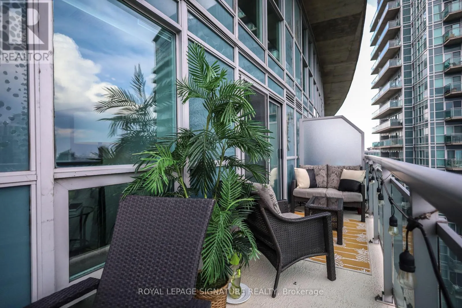 2304 - 155 LEGION ROAD N