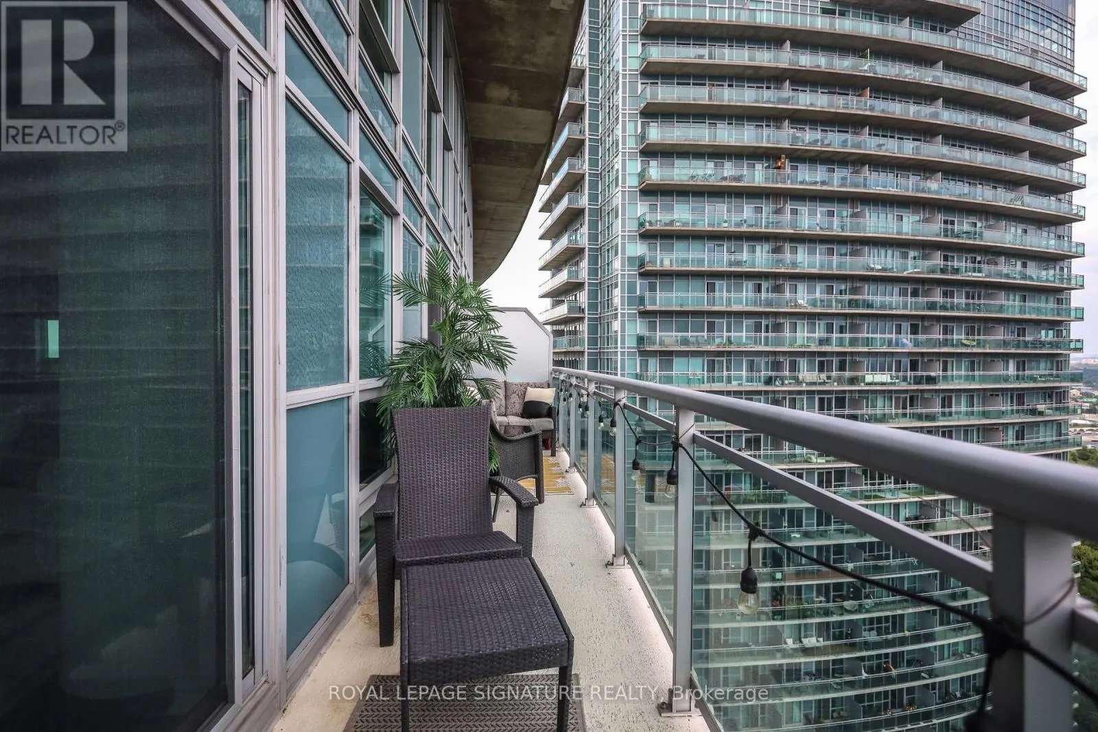 2304 - 155 LEGION ROAD N