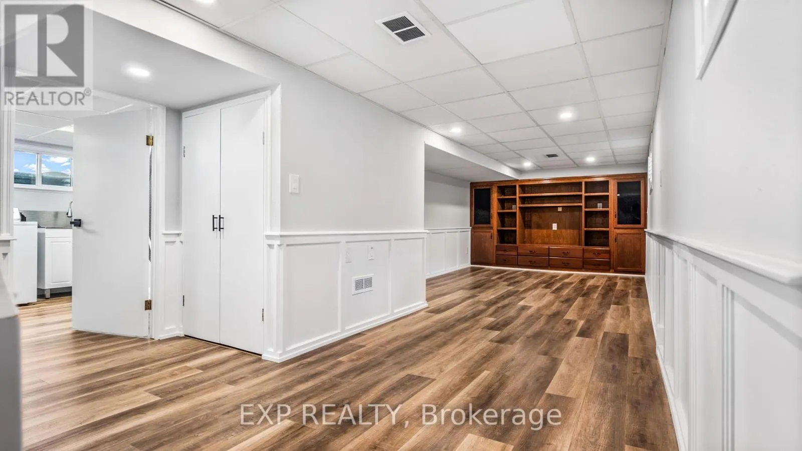 1036 CEDARWOOD PLACE