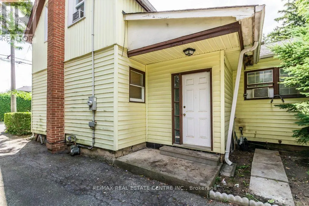 215-217 QUEEN STREET