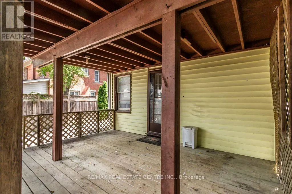 215-217 QUEEN STREET