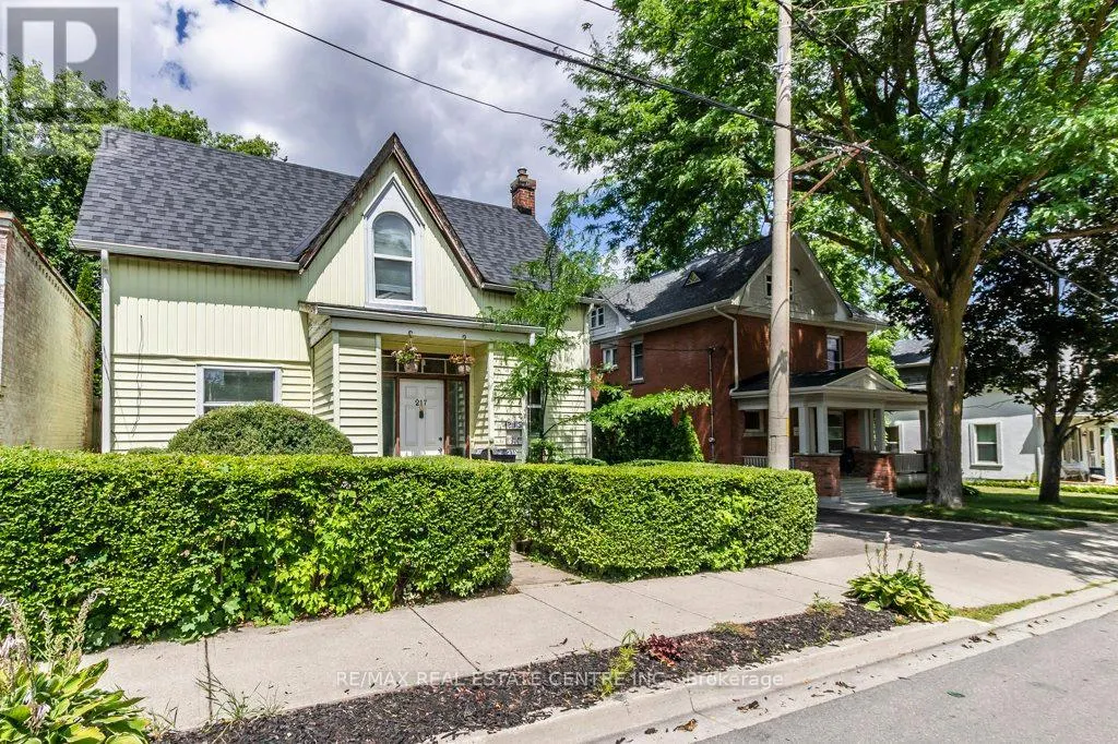 215-217 QUEEN STREET