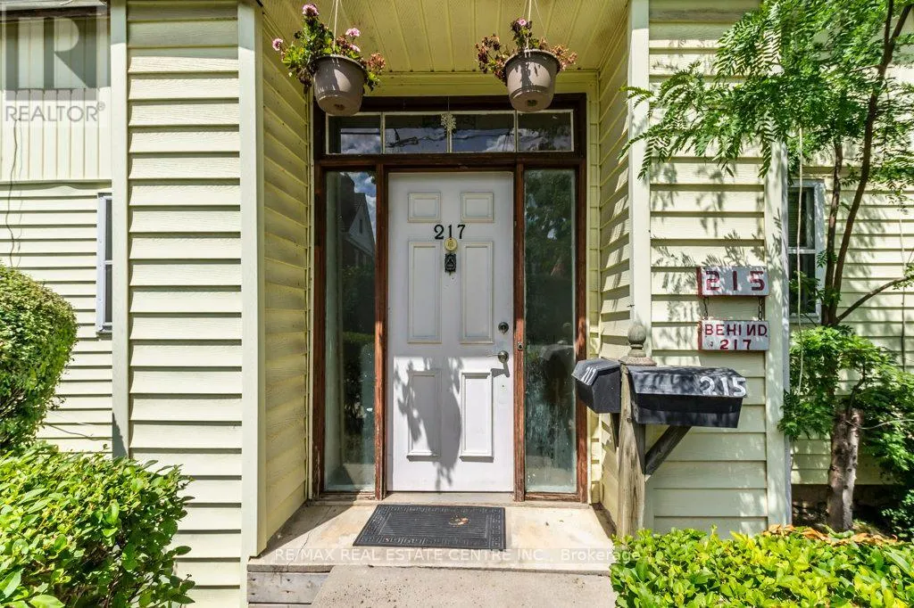 215-217 QUEEN STREET