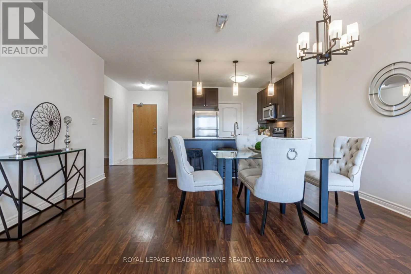 326 - 383 MAIN STREET E
