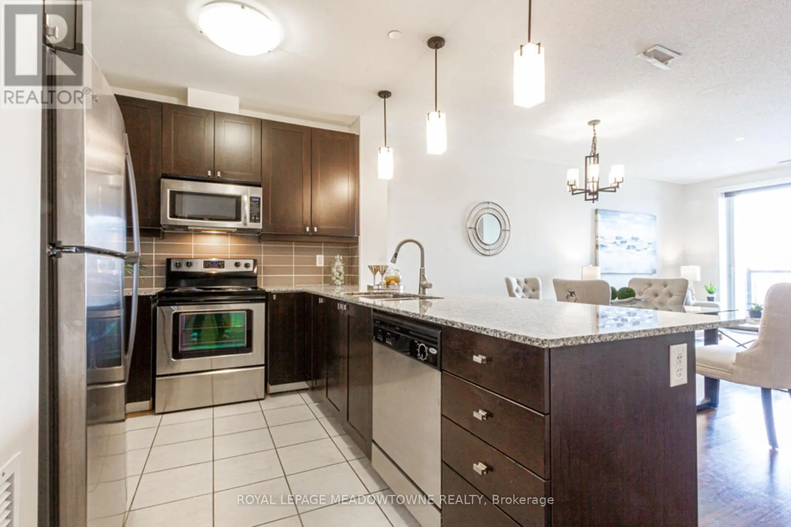 326 - 383 MAIN STREET E
