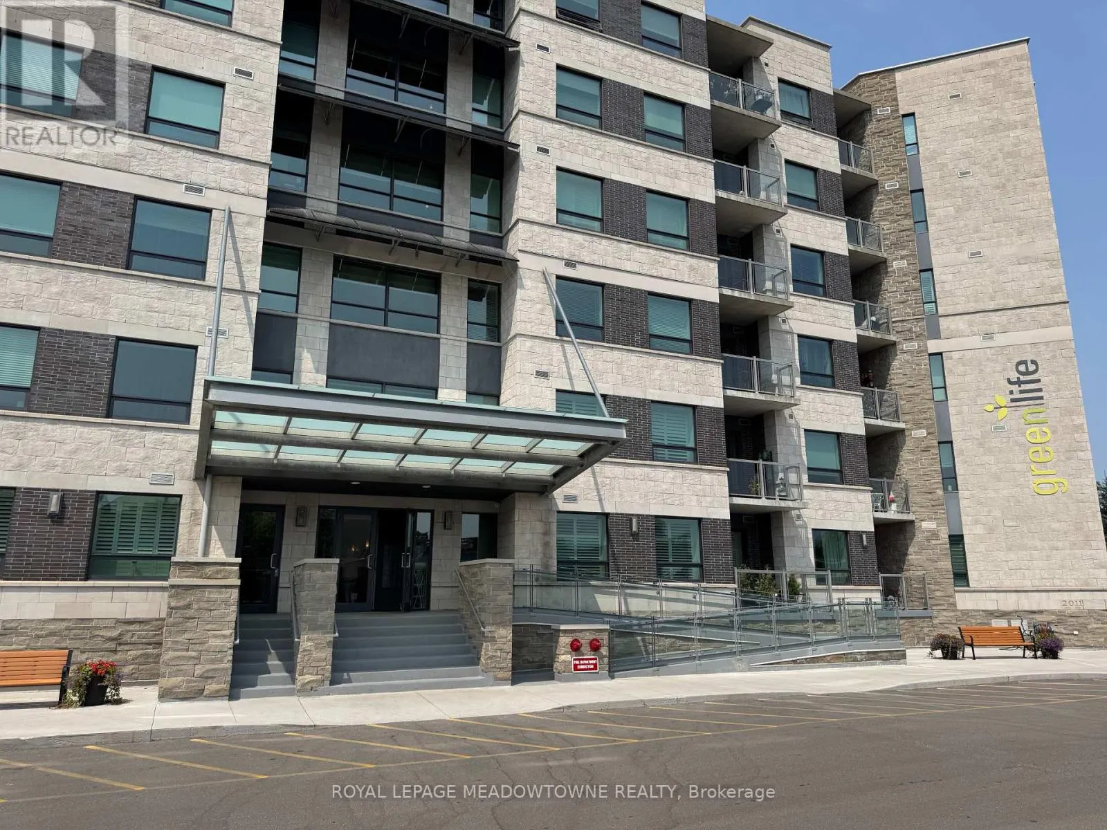 326 - 383 MAIN STREET E