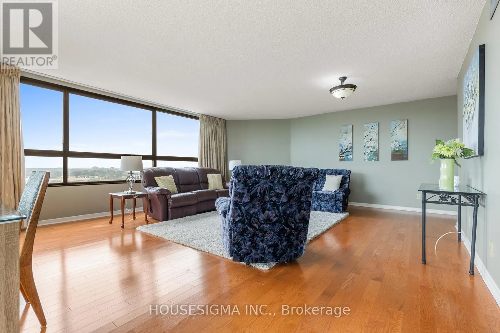 2010 - 1300 BLOOR STREET