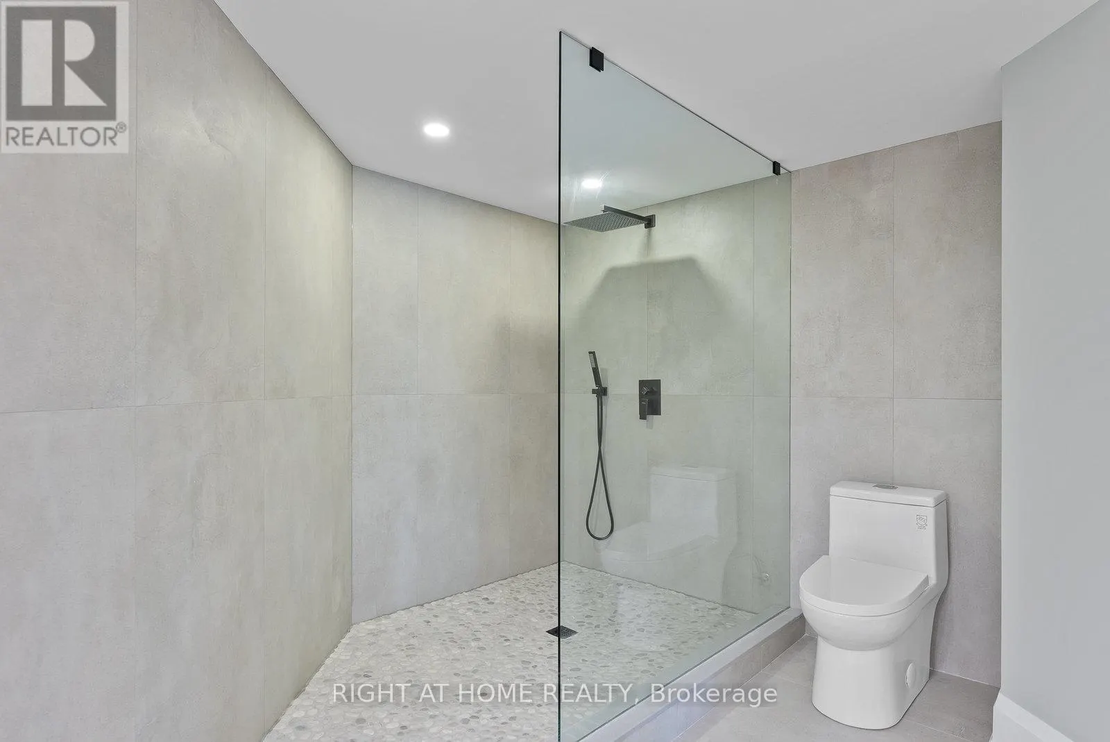 10 RIVERWOOD TERRACE